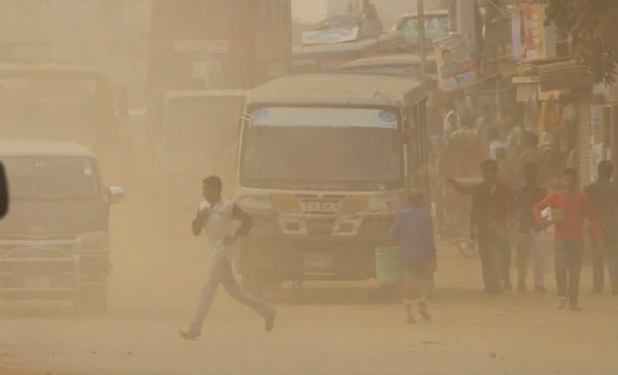 বায়ুদূষণের শীর্ষে লাহোর, ঢাকা দ্বিতীয়