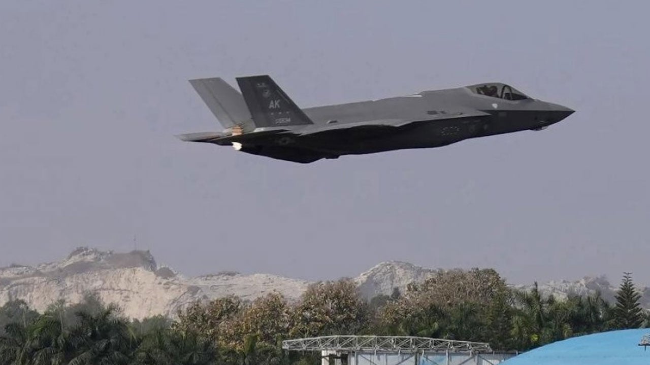 কুয়েতে ৩ বিমান বিধ্বস্তের কথা স্বীকার করলো যুক্তরাষ্ট্র