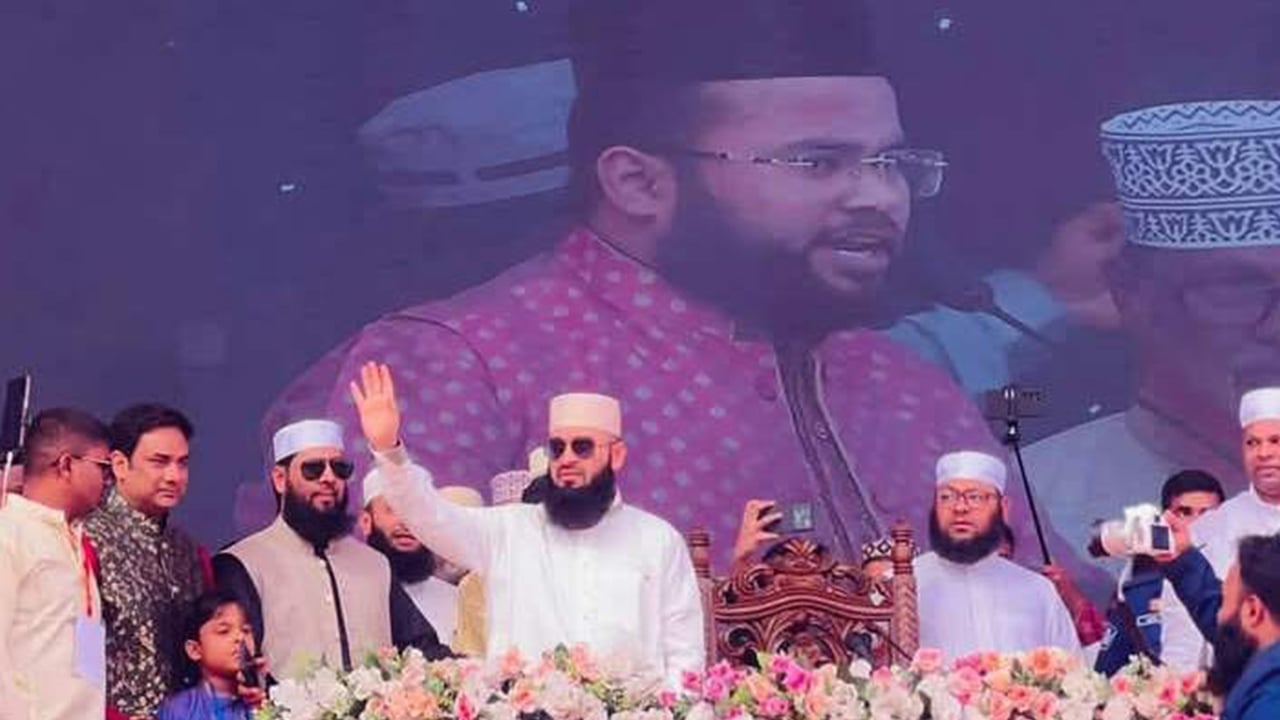 তরুণদের হাতেই বাংলাদেশ নিরাপদ: আজহারী