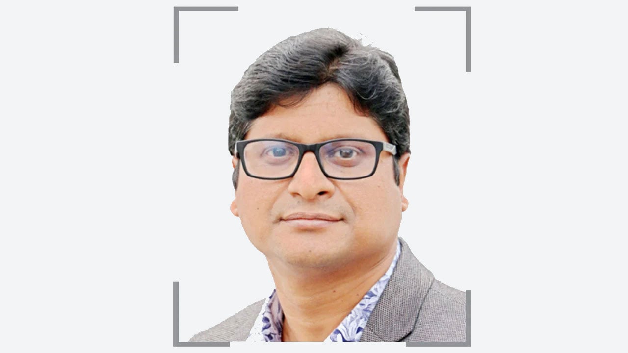 রায় লেখা ছিল দেয়ালে দেয়ালে