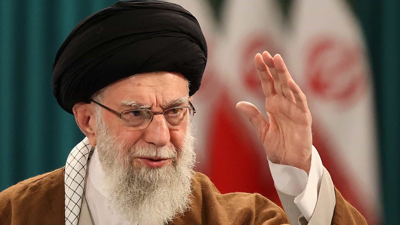 আয়াতোল্লাহ আলী খামেনি জীবিত ও ভালো আছেন