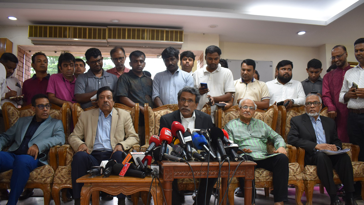 সীমানা নির্ধারণ ও তত্ত্বাবধায়ক ইস্যুতে ঐক্যমত: আলী রীয়াজ