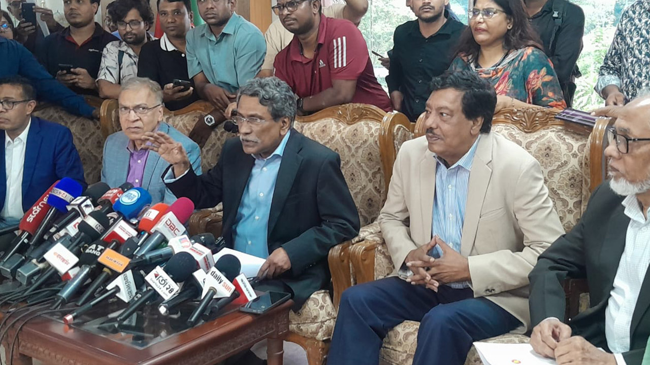 আলোচনায় বিভিন্ন বিষয় নিয়ে রাজনৈতিকদলগুলোর অবস্থান জেনেছি: আলী রীয়াজ