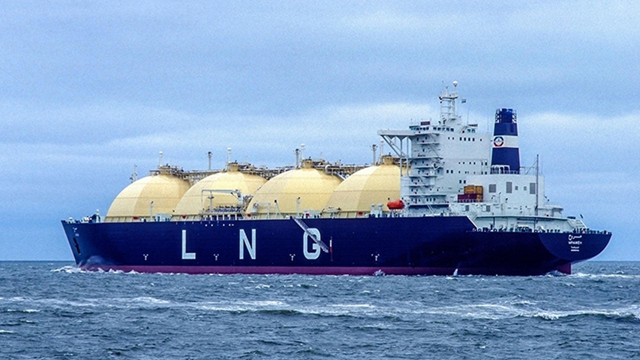 দেশে এলএনজি আমদানির ওপর নির্ভরশীলতা বাড়ছে