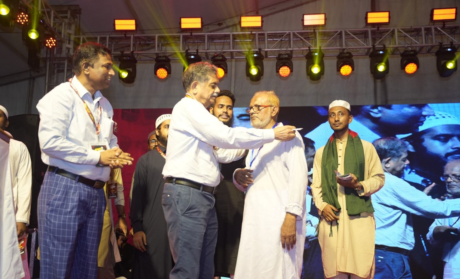 জুলাই গণঅভ্যুত্থানের ত্যাগ বৃথা যেতে দেয়া যাবে না: শিক্ষা উপদেষ্টা