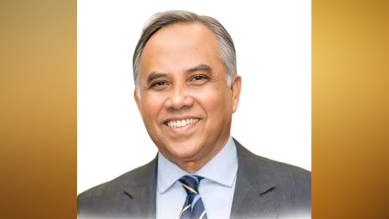 ফেসুবকে ভোট চেয়ে শোকজ পেলেন বিএনপি প্রার্থী সরওয়ার