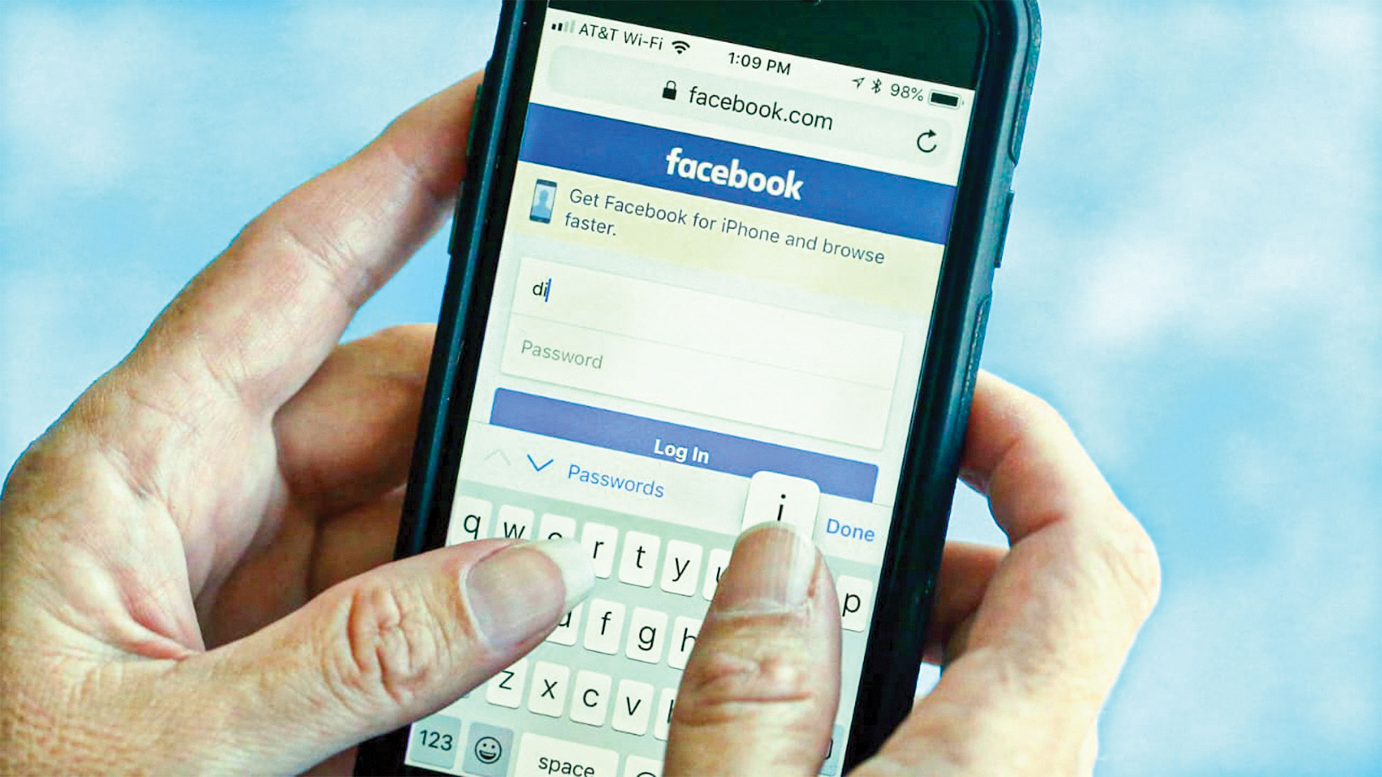 ফেসবুক অ্যাকাউন্ট হ্যাক হলে যা করবেন