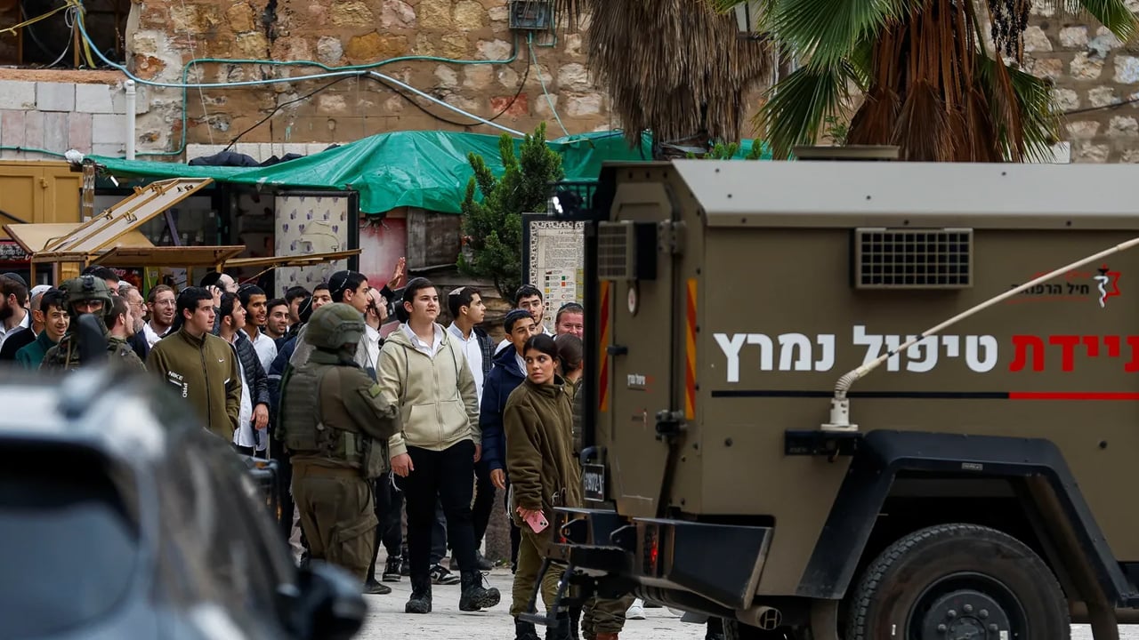 পশ্চিম তীরে এক কিশোরকে হত্যা করে লাশ দিচ্ছে না ইসরাইল