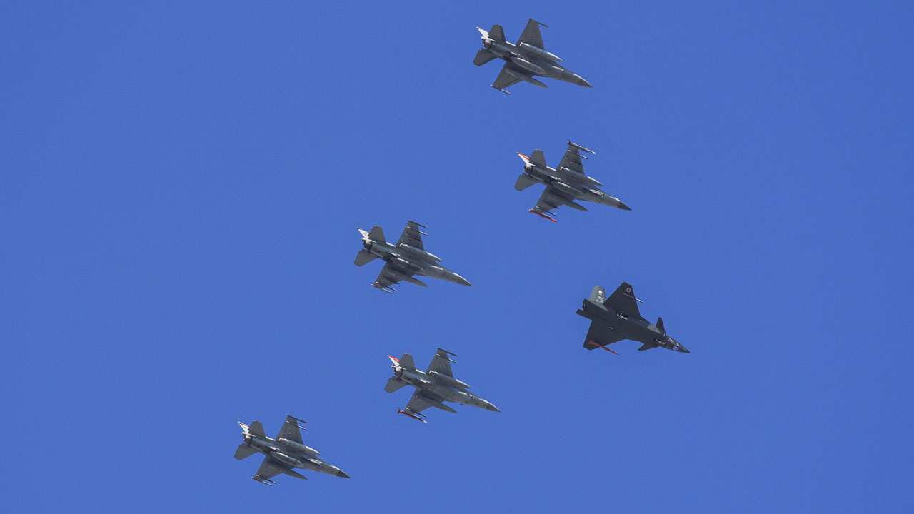 AmarDesh_Kızılelma_F-16