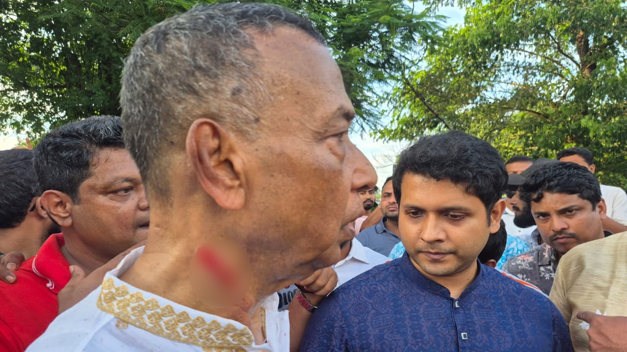 বিএনপি নেতার গাড়িবহরে হামলা, অভিযোগ গিয়াস কাদেরের সমর্থকদের দিকে
