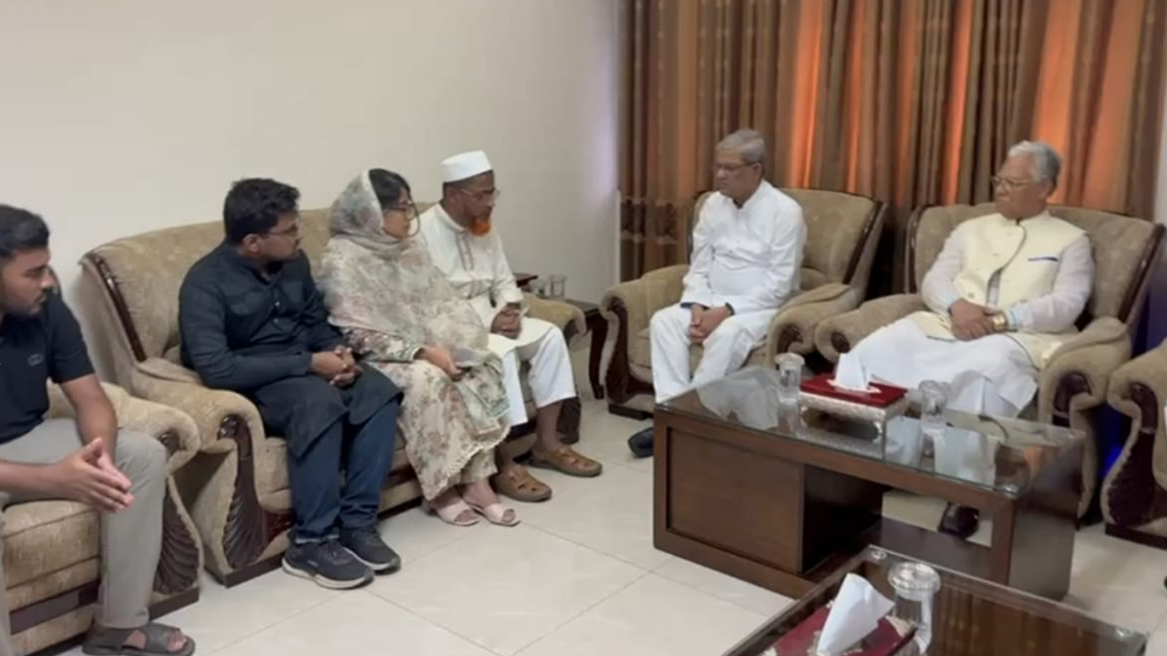 নিহত পাইলট তৌকিরের বাসায় মির্জা ফখরুল