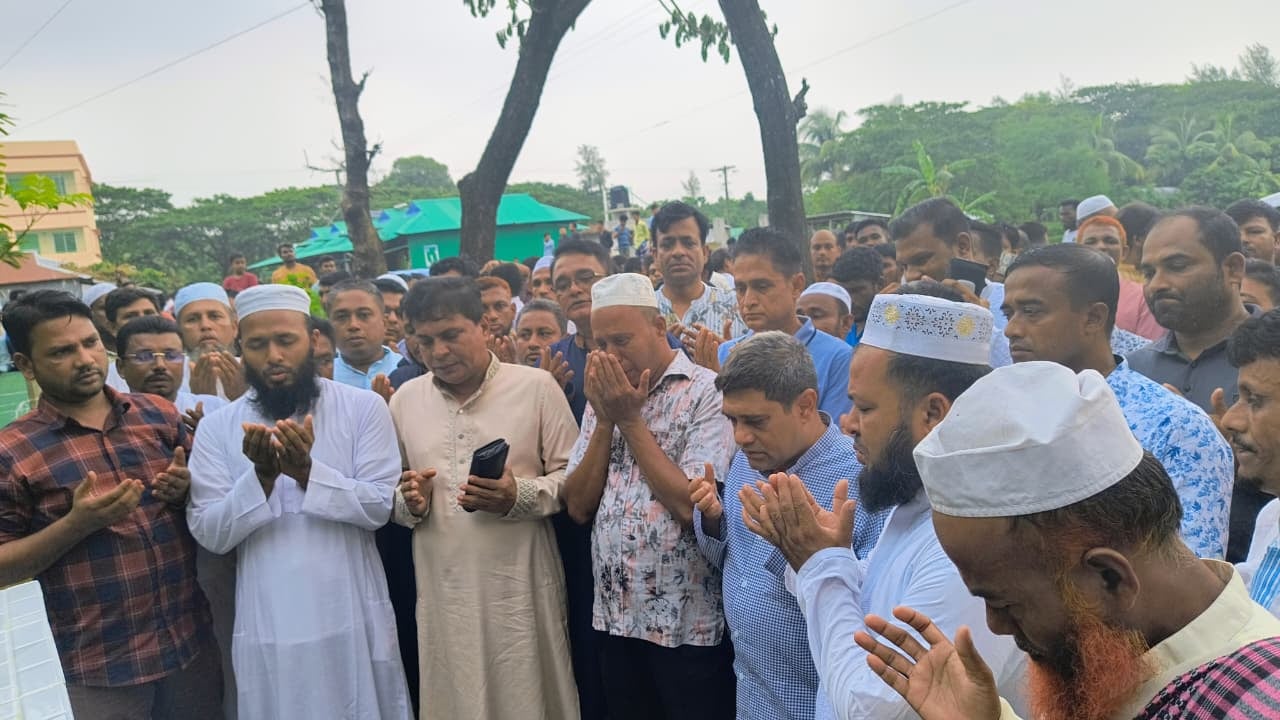 শহীদ রিজভীর কবর জিয়ারত করলেন বিএনপির কেন্দ্রীয় নেতা শামীম