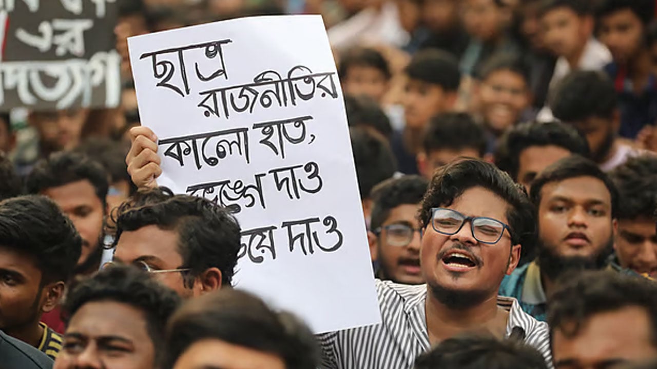 ৮০ ভাগ শিক্ষার্থী ছাত্র রাজনীতি চায় না
