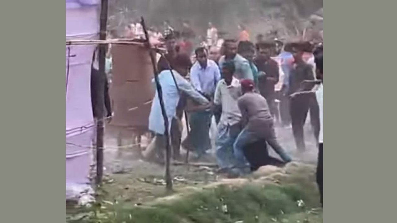 পটিয়ায় ফুটবল খেলায় দর্শকদের দুই পক্ষের সংঘর্ষে আহত ৪