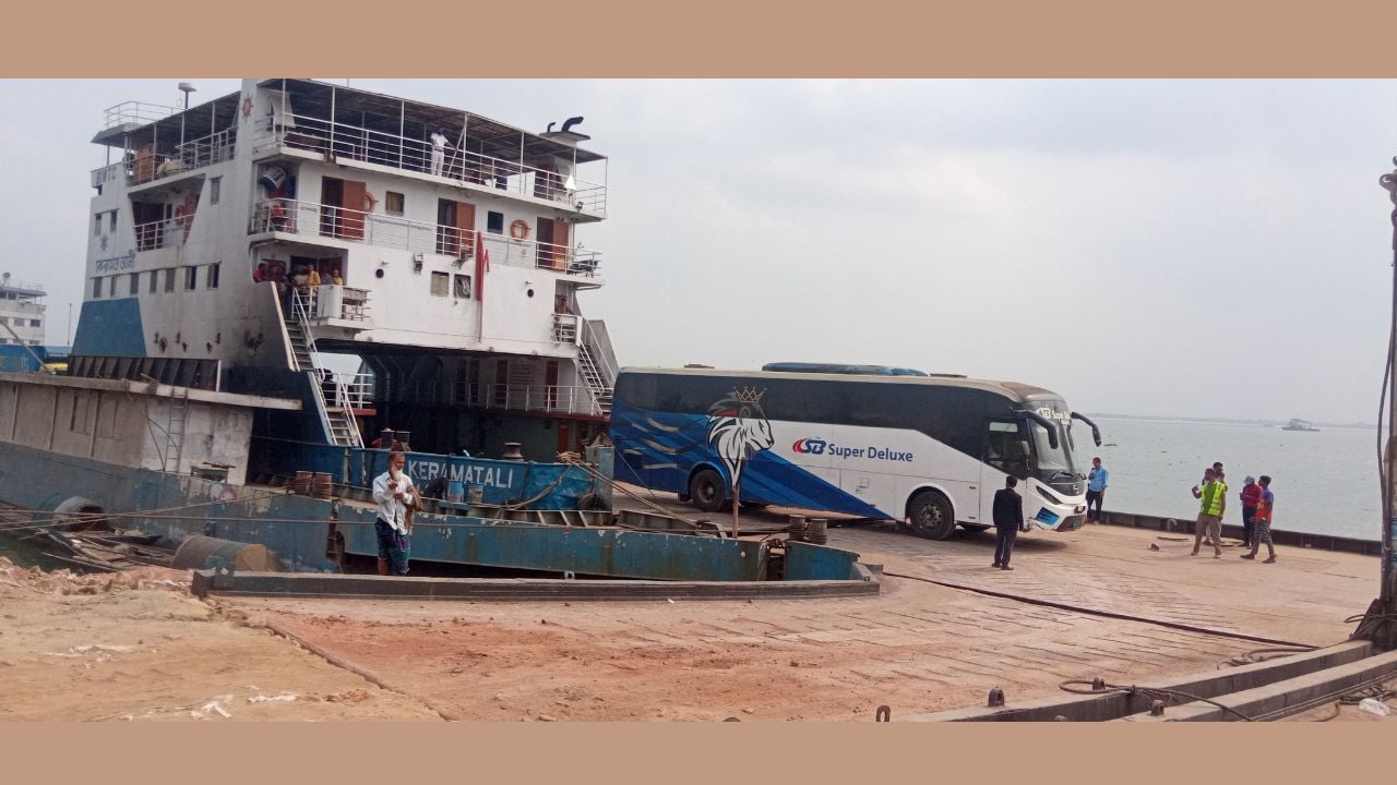 ঈদে পাটুরিয়া-দৌলতদিয়া নৌরুট প্রায় ফাঁকা, নেই কোনো চাপ