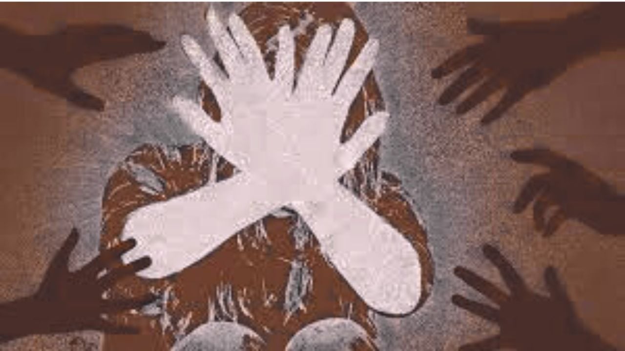 ফরিদগঞ্জে সহপাঠীর শ্লীলতাহানির শিকার কলেজছাত্রী