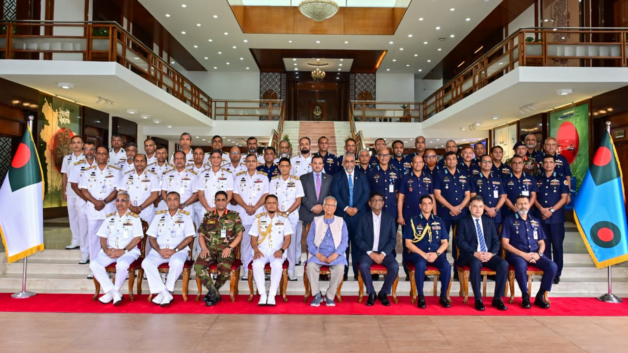 নৌ ও বিমান বাহিনীর নির্বাচনি পর্ষদ উদ্বোধন করলেন প্রধান উপদেষ্টা