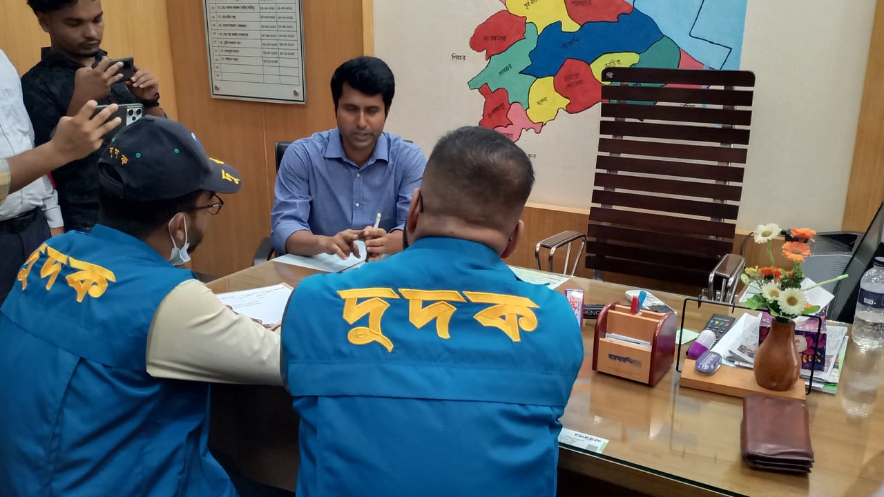 দুদকের অভিযানে স্বাস্থ্য কমপ্লেক্সে দুর্নীতি-অনিয়মের প্রমাণ মিলেছে
