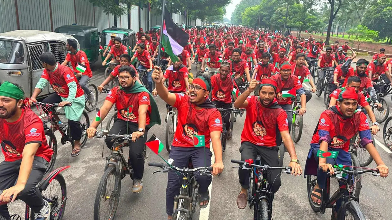গণঅভ্যুত্থান দিবসে ঢাবি শিবিরের সাইকেল র‍্যালি