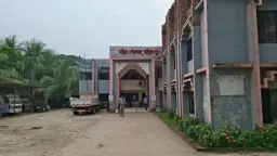 চাকরি পৌরসভায়, কাজ করেন প্রশাসকের বাসায়