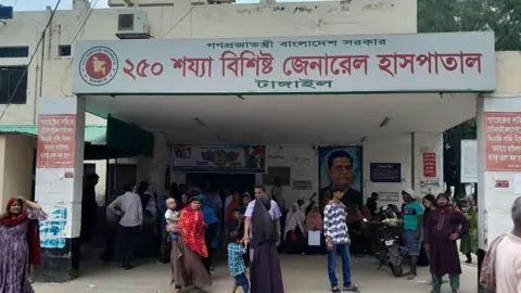 আওয়ামী ডাক্তারদের কাছে জিম্মি টাঙ্গাইলের ৪০ লাখ মানুষ