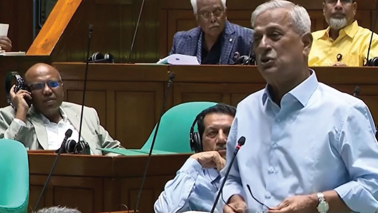 সংসদে অতিরিক্ত ওজনের চেয়ার স্থাপনের কারণ জানালেন এমপি জয়নাল আবদিন