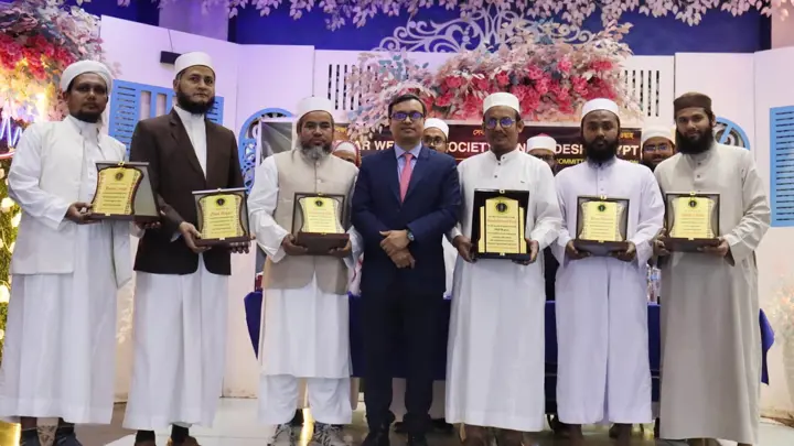 কায়রোতে সম্মাননা পেলেন আমার দেশ সহসম্পাদক আলী হাসান তৈয়বসহ ৬ ইসলামী ব্যক্তিত্ব