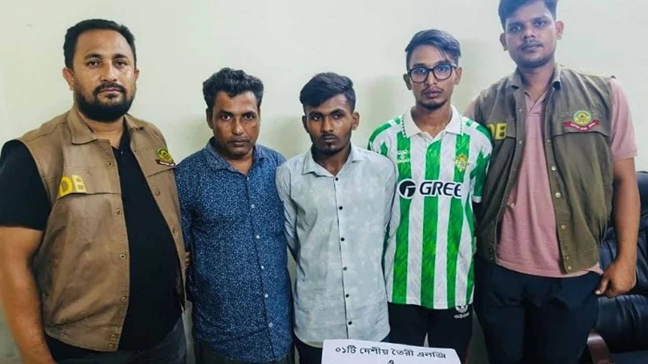 চট্টগ্রামে তিন অস্ত্র ব্যবসায়ী গ্রেপ্তার