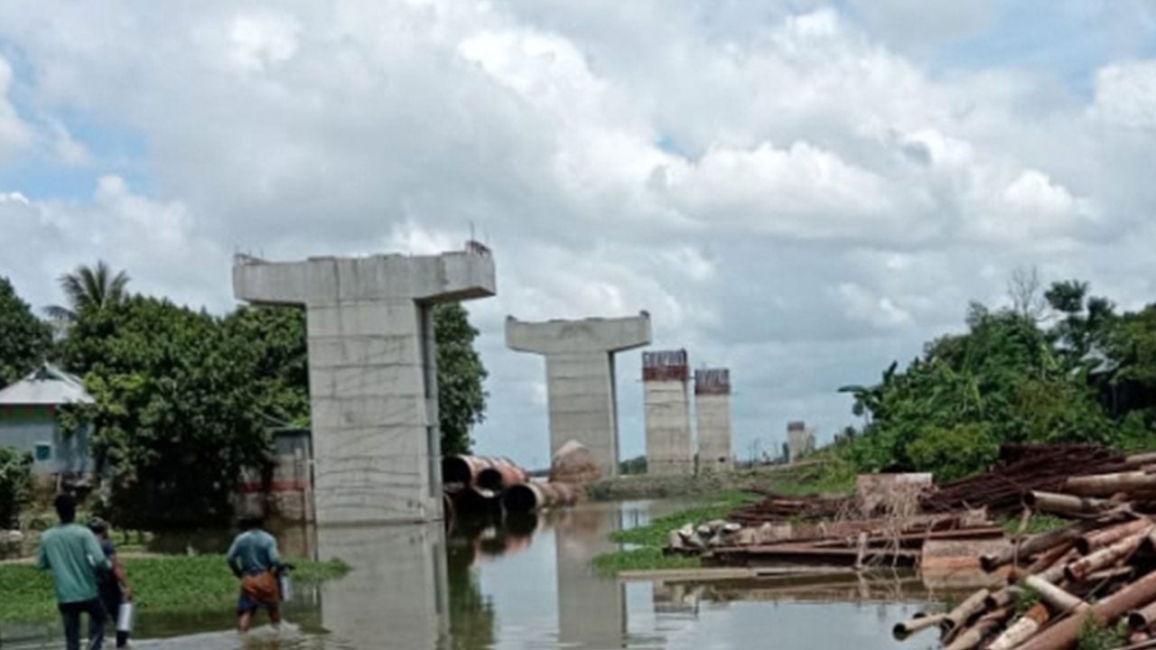 অষ্টগ্রামে বন্ধ ১৭৮ কোটি টাকার সেতু নির্মাণ