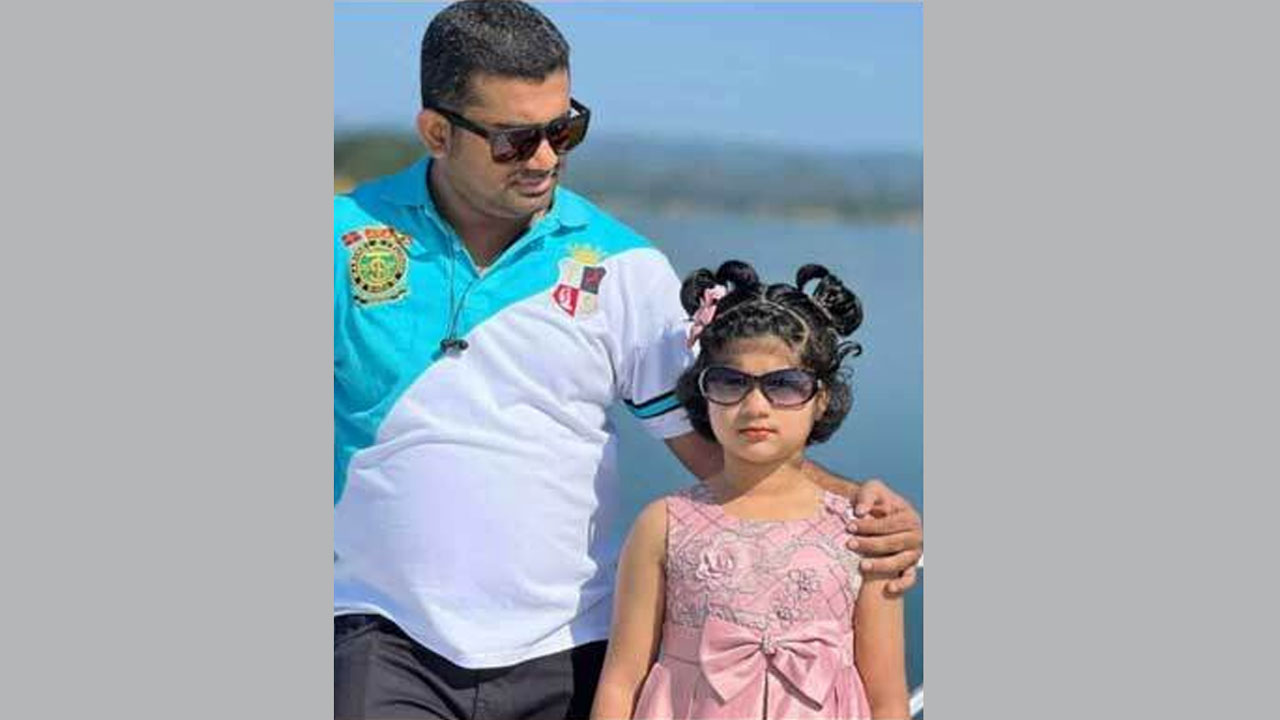 আগুনে দগ্ধ আইমানও চলে গেলো