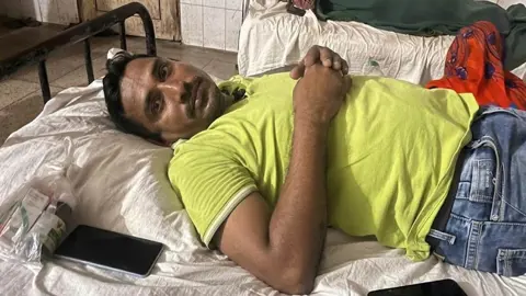বিএনপির দুই গ্রুপের সংঘর্ষ, ভিডিও ধারণকালে সাংবাদিকের ওপর হামলা
