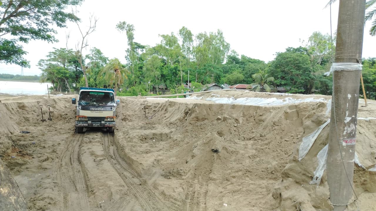 বাঁশখালীতে সাঙ্গু নদীতে বালু উত্তোলনে বিলীন কয়েকটি গ্রাম