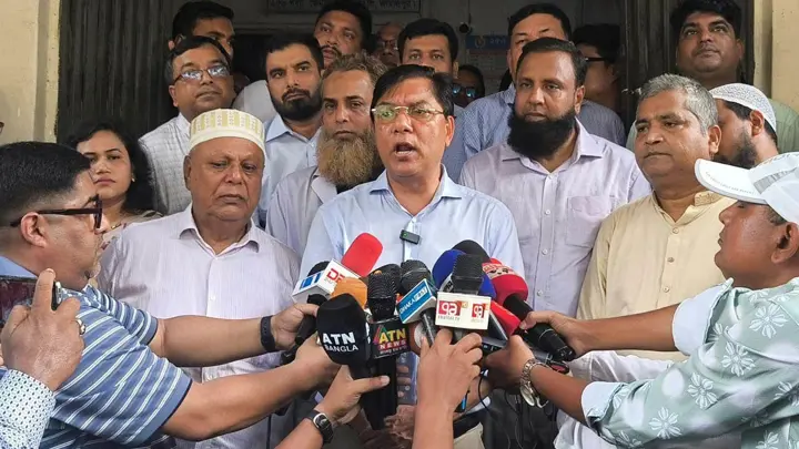 ২৫০ শয্যার জায়গায় ৮৬৭ রোগী, এমন দৃশ্য জীবনে দেখিনি: বিমানমন্ত্রী
