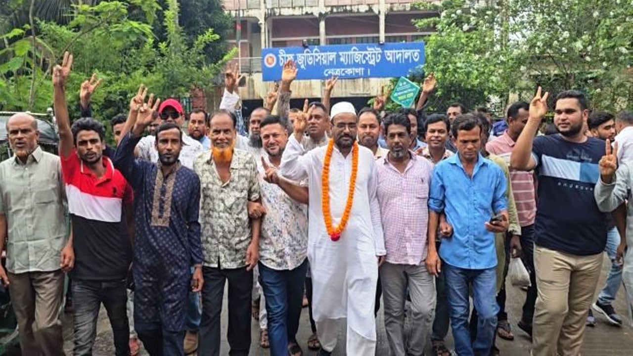 ৪৩ মাস পর আদালতের রায়ে ইউপি চেয়ারম্যান হলেন তাহের