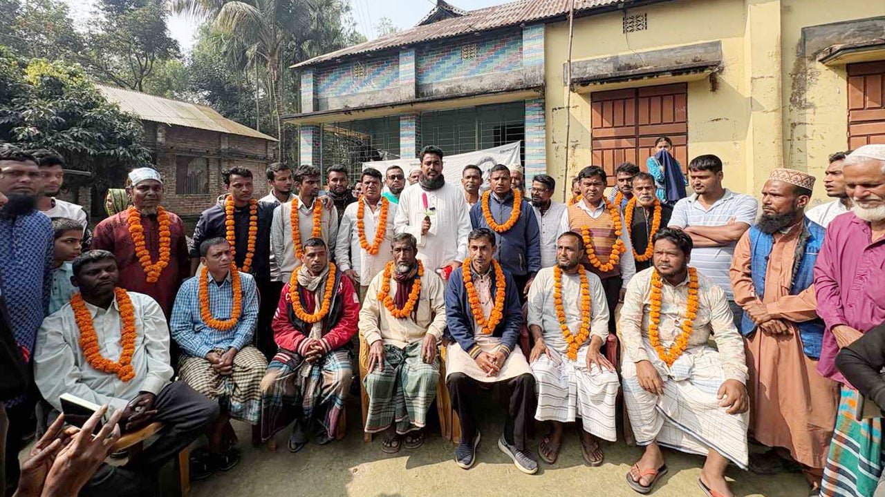 পীরগাছায় বিএনপি ছেড়ে আরো অর্ধশতাধিক নেতাকর্মীর এনসিপিতে যোগদান