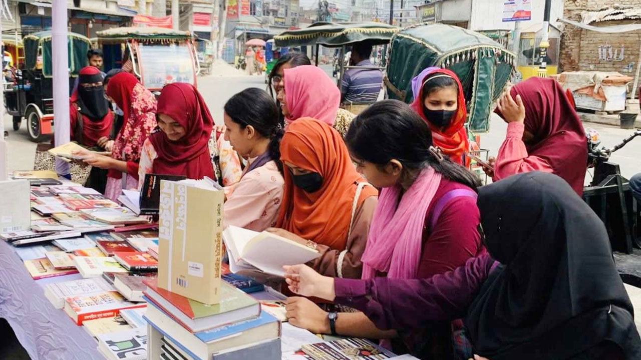 রাজশাহীতে অমর একুশে বইমেলা শুরু