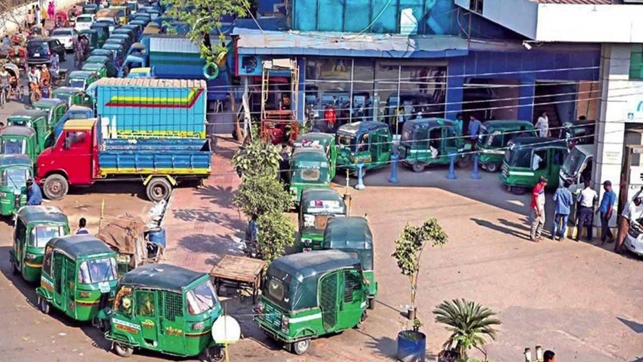 প্রতীকী ধর্মঘট প্রত্যাহার, দাবি না মানলে ২৩ আগস্ট থেকে সিএনজি স্টেশন বন্ধ