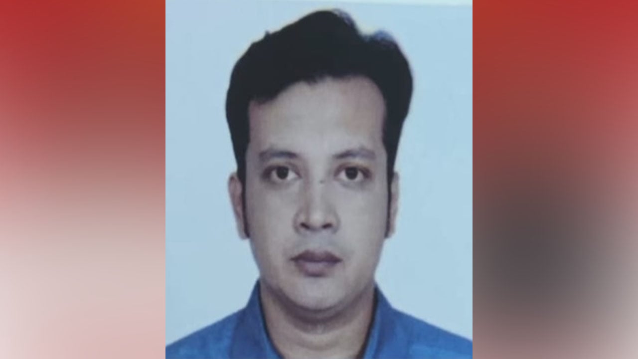 বাঁশখালীর সাবেক এমপির ভাইসহ তিনজনের বিরুদ্ধে মামলা