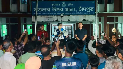 চাঁদপুরে একযোগে ৮ থানায় কিশোর গ্যাংবিরোধী অভিযান, আটক ৩৭০