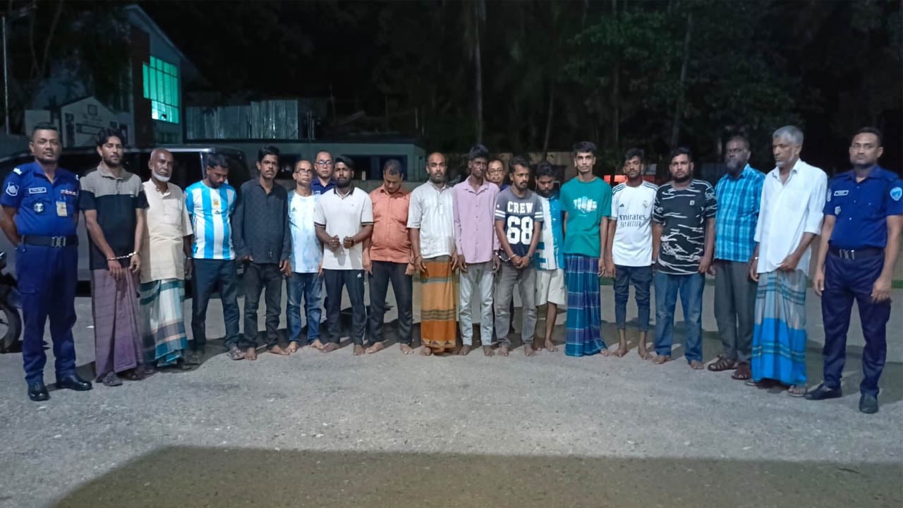রাঙামাটিতে রাতভর অভিযানে আ. লীগের ২১ নেতাকর্মী আটক