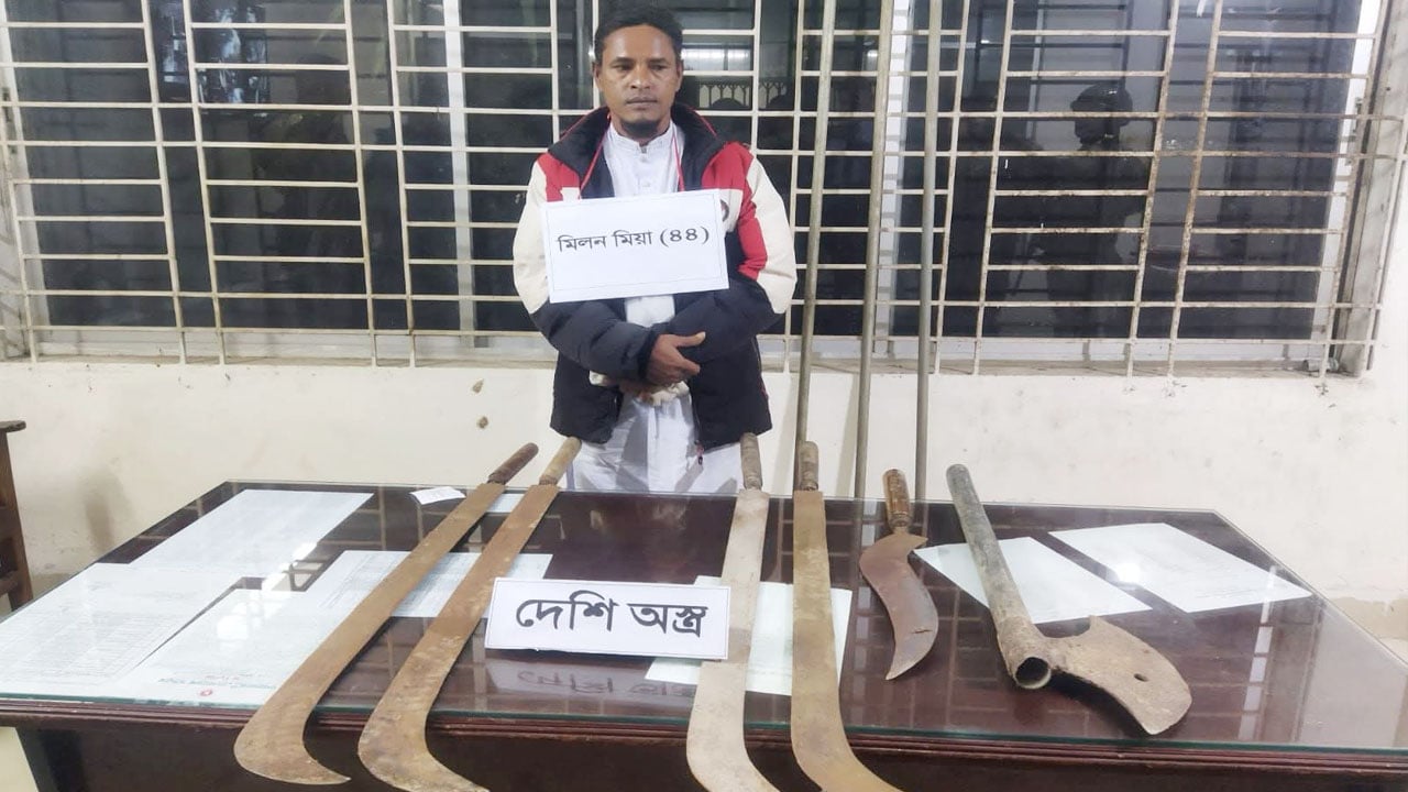 গাইবান্ধায় যৌথ বাহিনীর অভিযানে অস্ত্রসহ বিএনপি নেতা আটক