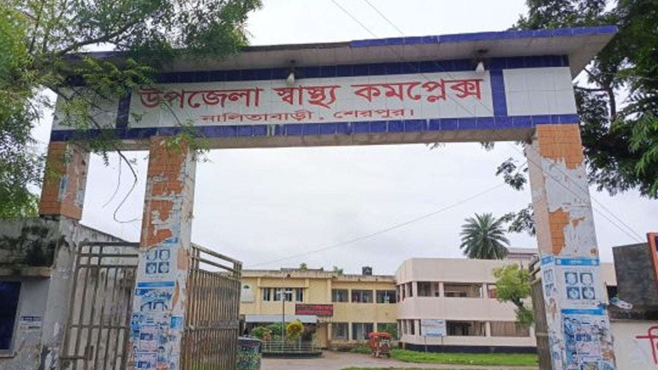 মায়ের হাত ধরেও শেষ রক্ষা নয়, অটোরিকশার চাপায় শিশুর মৃত্যু