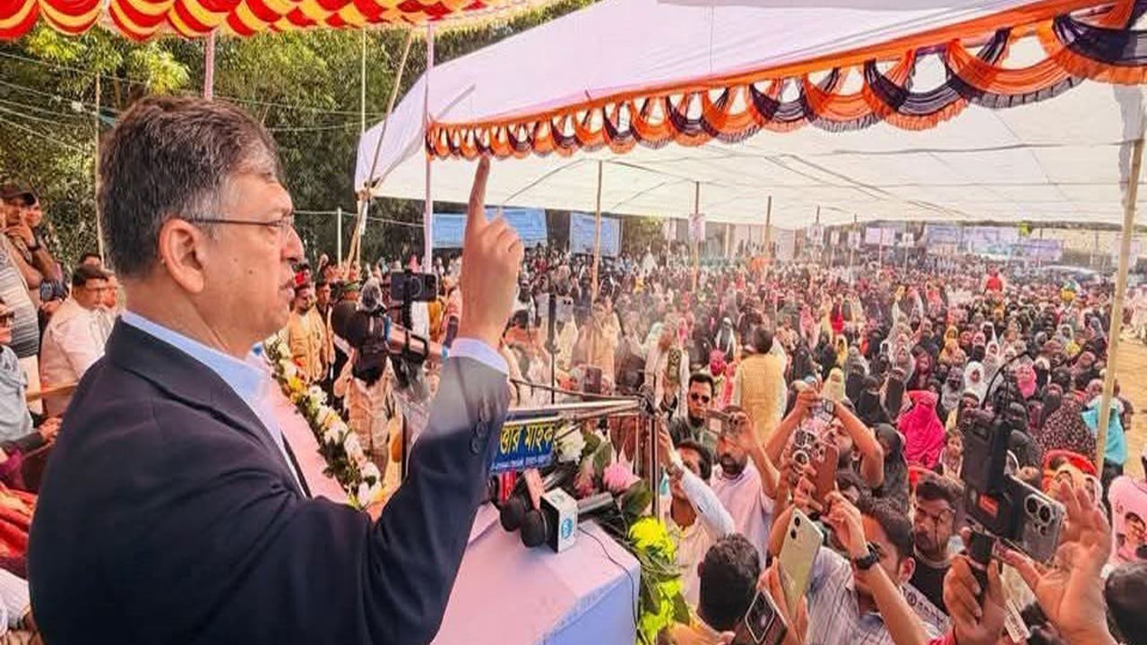 গণতন্ত্রের মুখোশে শেখ হাসিনা বাকশালি শাসন কায়েম করেছিল