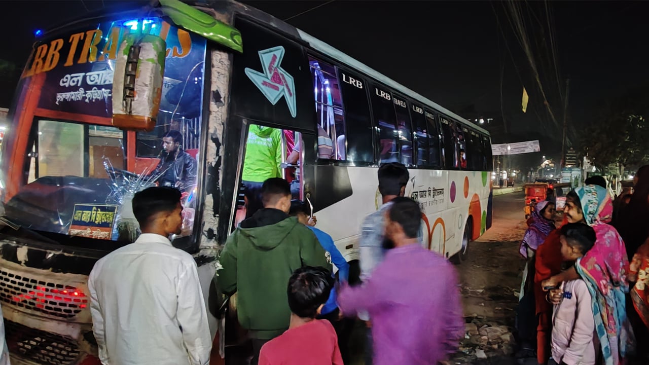 ভোটই যেন এবারের ঈদ, নাগরিকের দায়িত্ব পালনে বাড়ি ফিরছে মানুষ