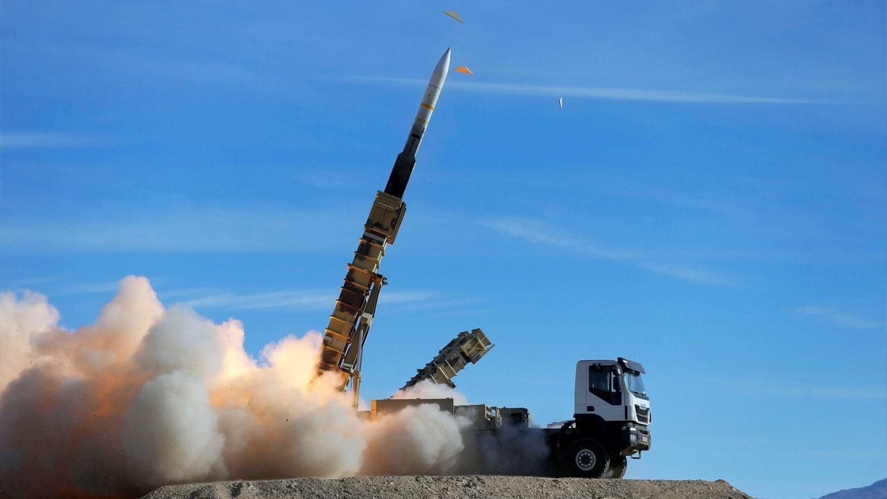 হামলায় শতাধিক ক্ষেপণাস্ত্র ও ড্রোন ব্যবহার করল ইরান