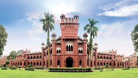 পিএইচডি-এমফিলে ঢাবির ৩৩ গবেষকের নতুন অর্জন
