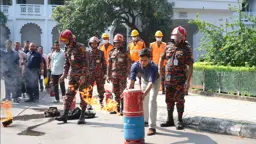 সুপ্রিম কোর্টে অগ্নিনিরাপত্তা মহড়া করেছে ফায়ার সার্ভিস