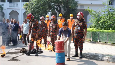 সুপ্রিম কোর্টে অগ্নিনিরাপত্তা মহড়া করেছে ফায়ার সার্ভিস
