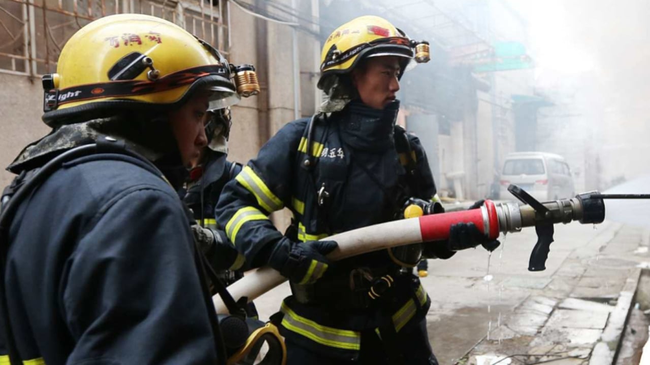 চীনে আতশবাজির দোকানে বিস্ফোরণ, নিহত ১২