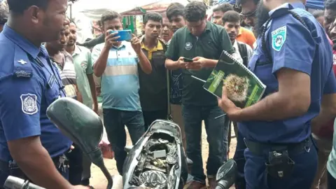 সিট-ট্যাঙ্কির ভেতর গাঁজা, তল্লাশিতে ধরা পড়ল পাচারের কৌশল
